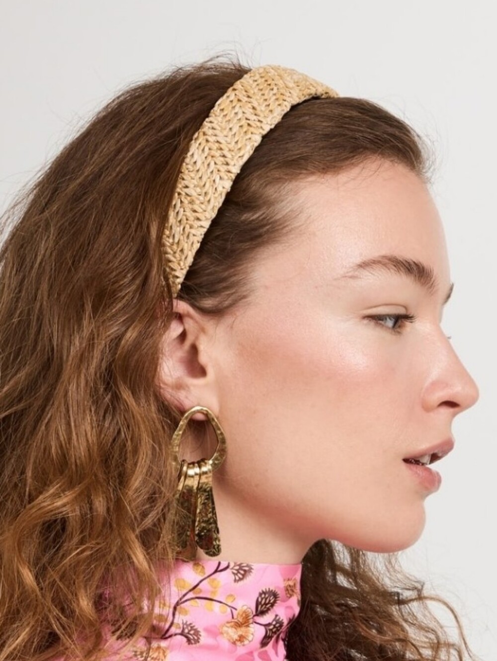 LELE SADOUGHI RAFFIA BESSETTE HEADBAND IN NATURAL COLOR